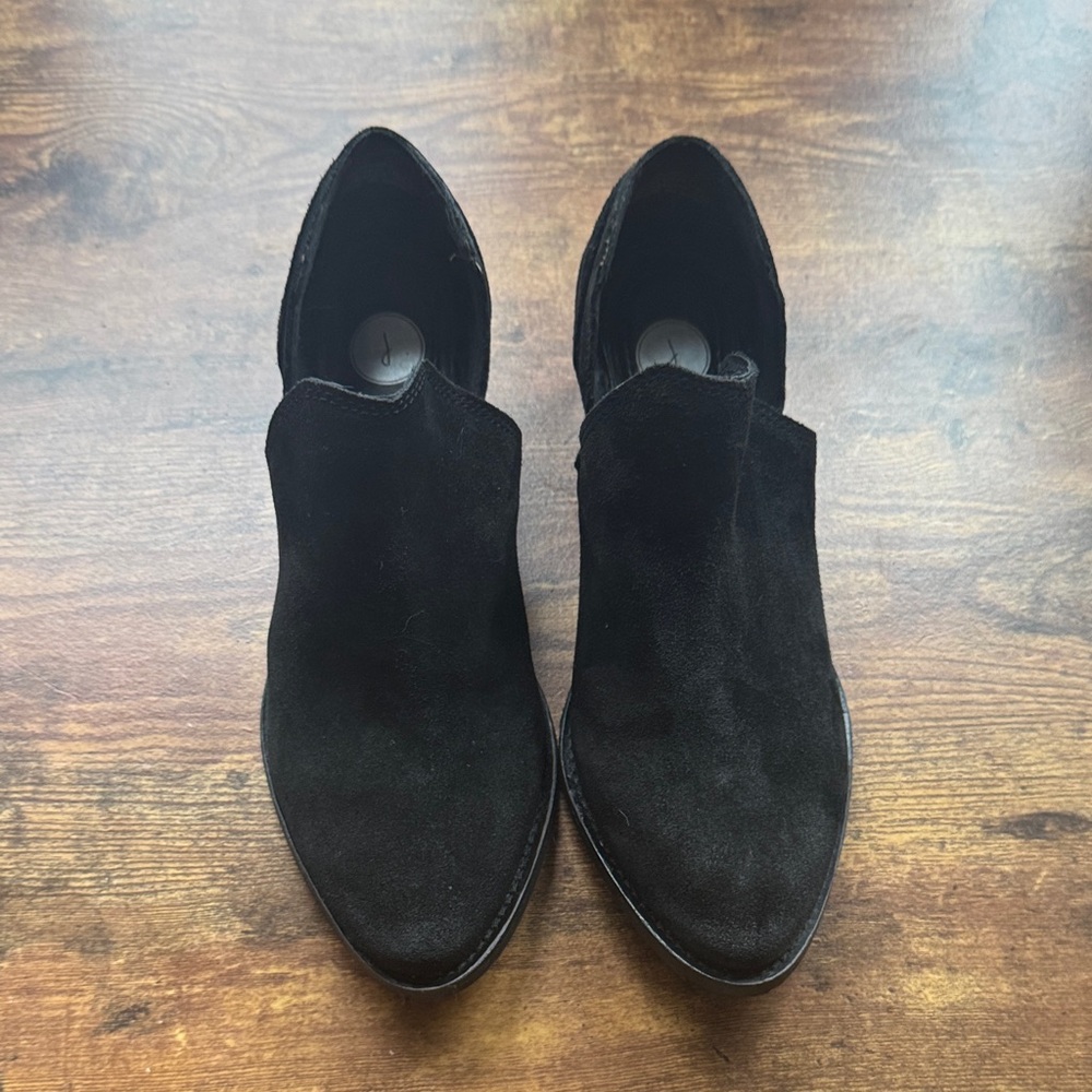 Women’s Black Suede Shoes